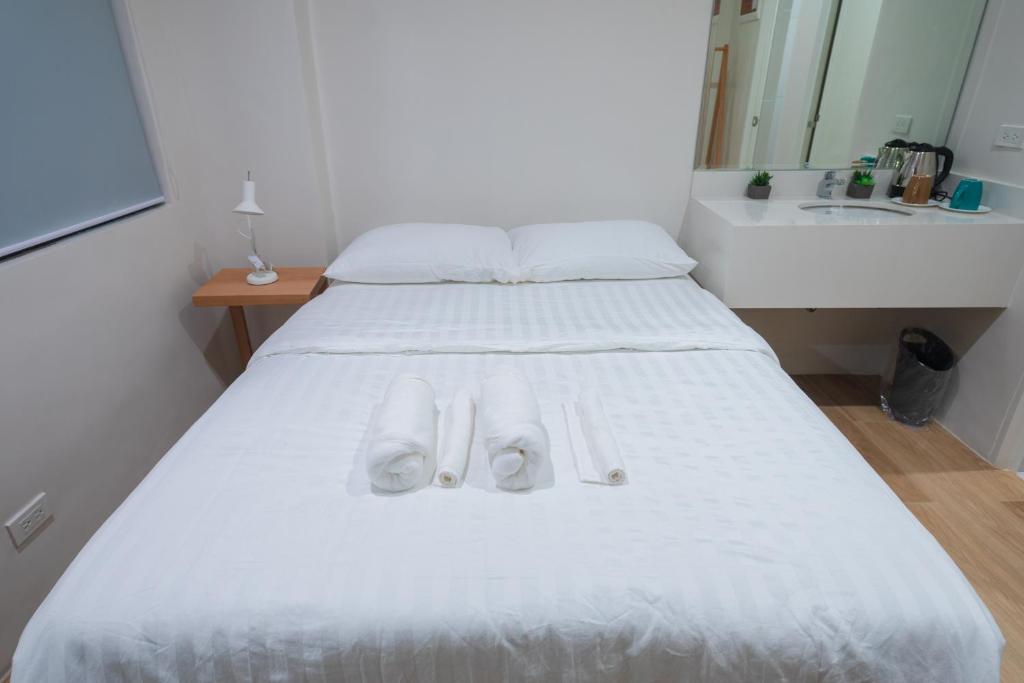 Двухместный (Улучшенный номер с кроватью размера «queen-size»), Arceli's Place - BGC Access