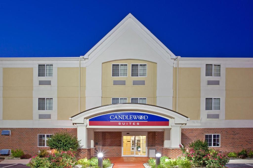 Candlewood Suites Merrillville, an IHG Hotel photo 3