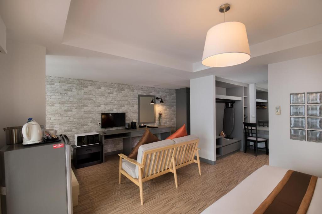Сьюит (Полулюкс), Oakwood Journeyhub Pattaya