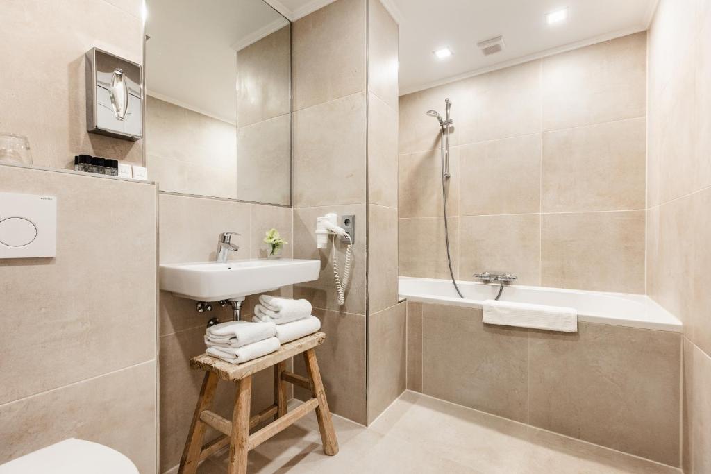 Двухместный (Улучшенный двухместный номер с 1 кроватью), Best Western Delphi Hotel