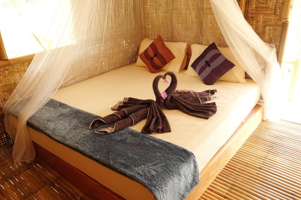 Koh Mook Bungalows - Tap to explore photos