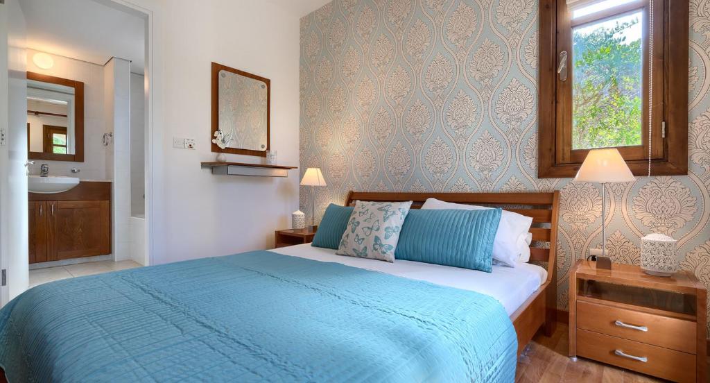2 bedroom Apartment Helena with private garden, Aphrodite Hills Resort photo 4