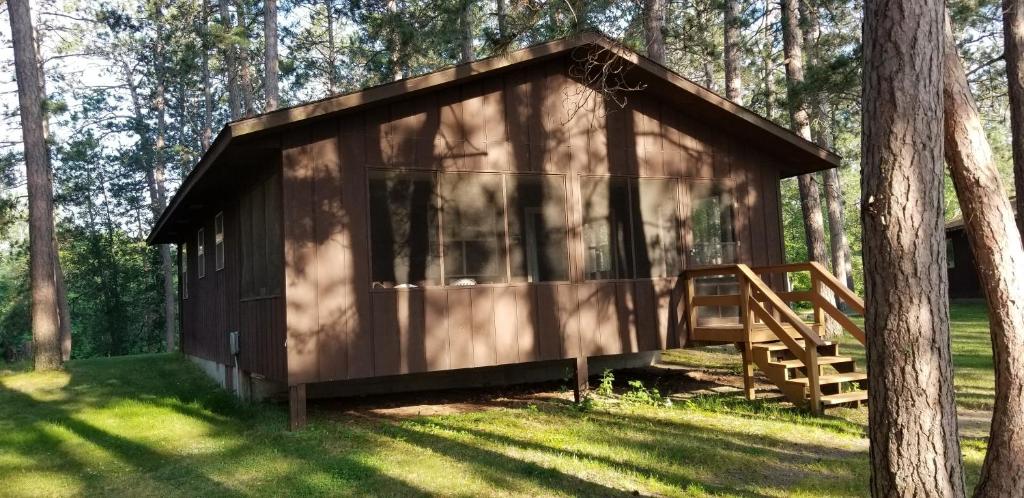 Evergreen Bay Resort Lake Cabin near Itasca photo 2