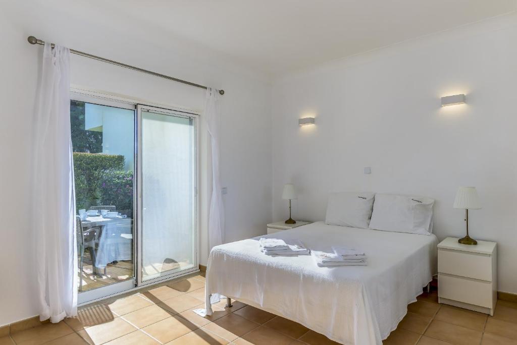 FLH Praia da Luz Apartment with Pool photo 4