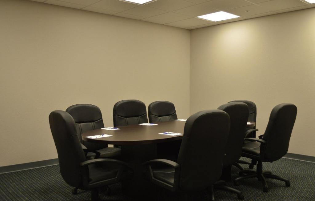 Holiday Inn Express & Suites Tulsa NE, Claremore, an IHG Hotel photo 2
