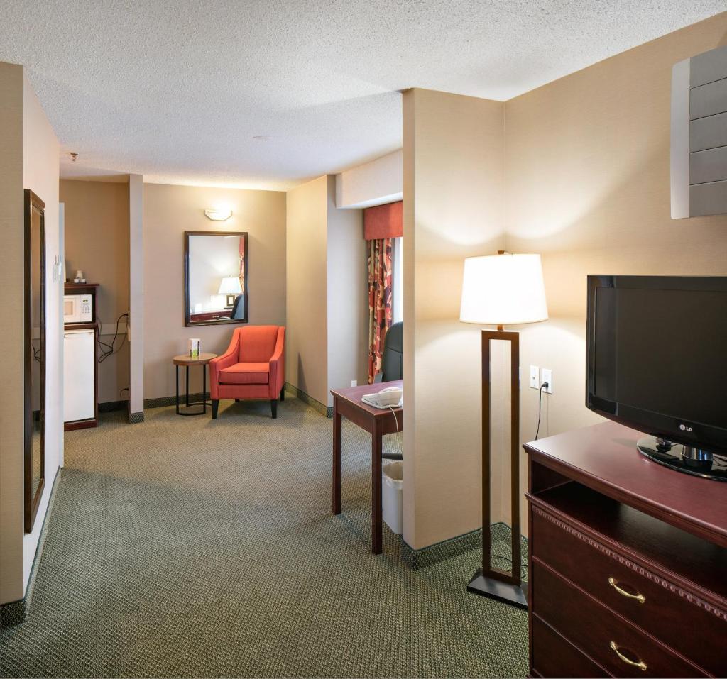 Holiday Inn Express Red Deer, an IHG Hotel photo 4