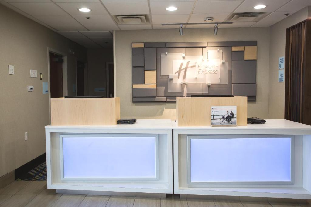 Holiday Inn Express Wilmington, an IHG Hotel photo 4