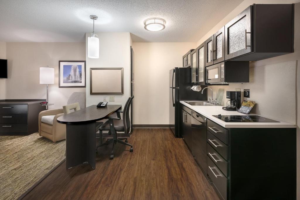 Candlewood Suites Sterling, an IHG Hotel photo 1