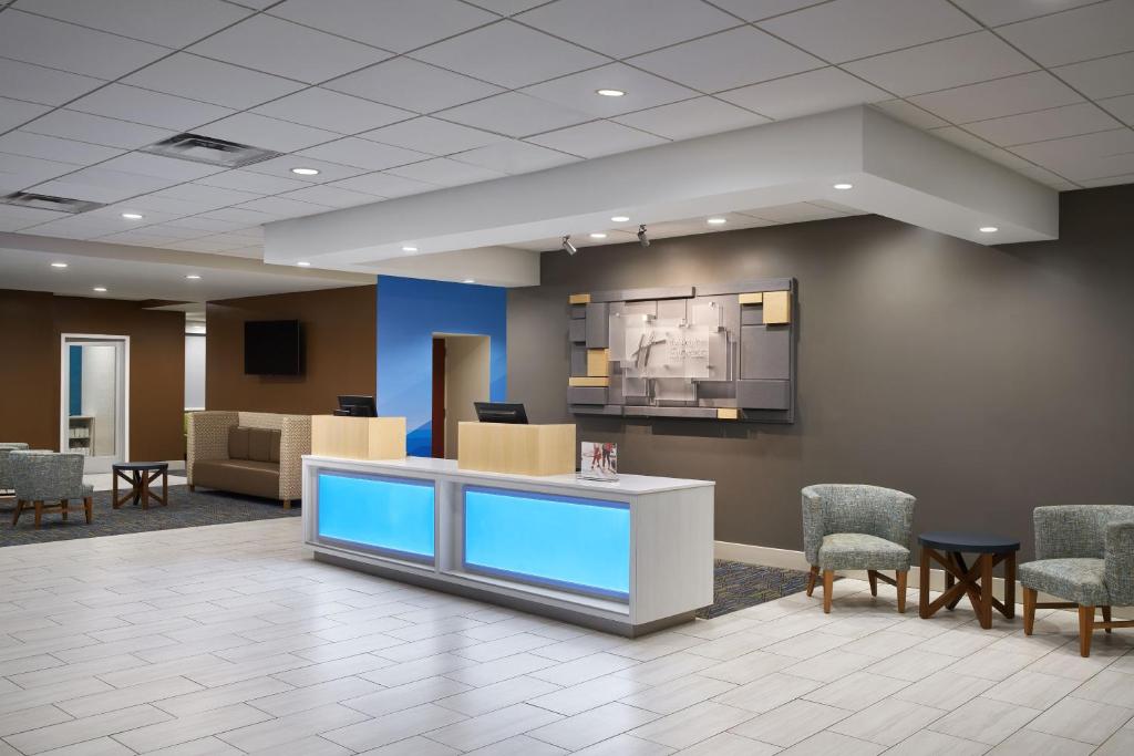 Holiday Inn Express Richmond Downtown, an IHG Hotel image