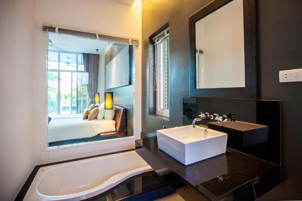 Two Villas HOLIDAY - Oxygen Style Bang Tao Beach photo 4