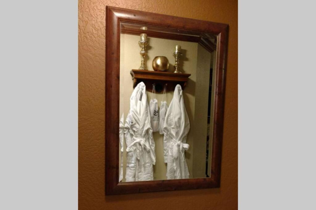 4.5 Star!~Come to Paradise~Utah Alps~back door ski image