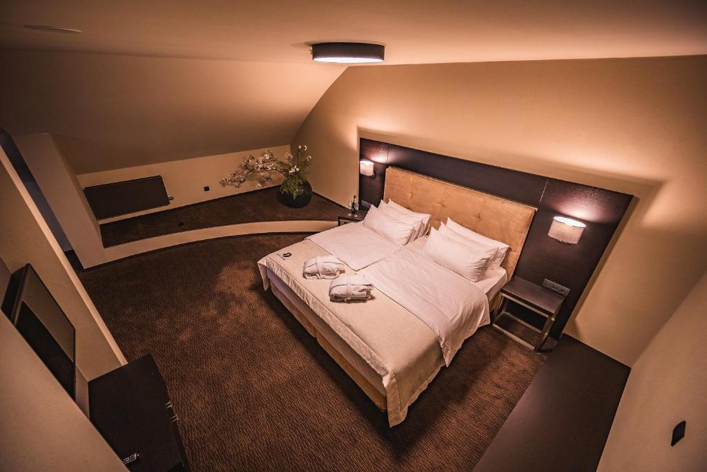 Сьюит (Люкс), Hotel Victory