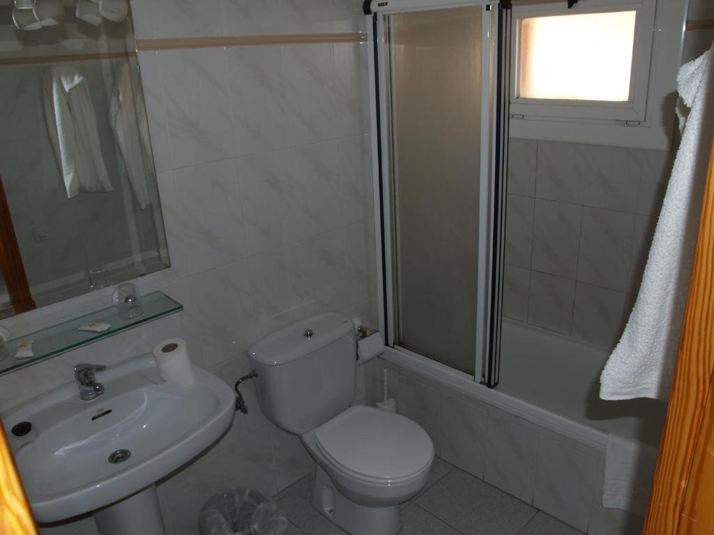 Hostal Barnes photo 4