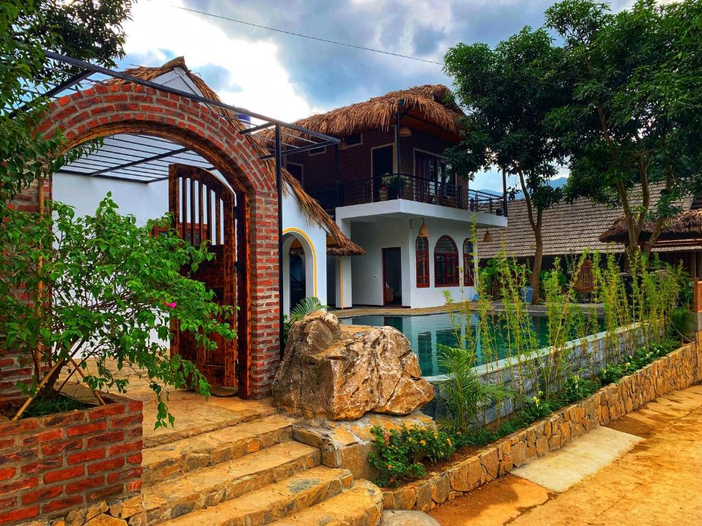 Mai Chau Rustic Home