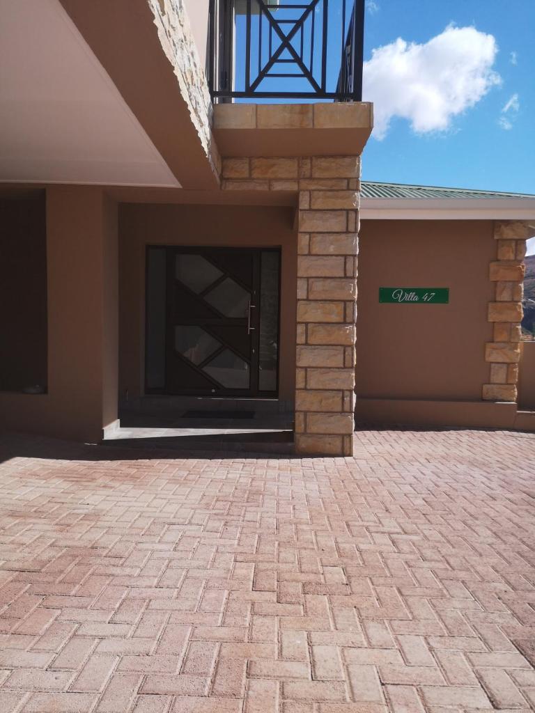 8 Sleeper Villa and 4 Sleeper Flatlet photo 1