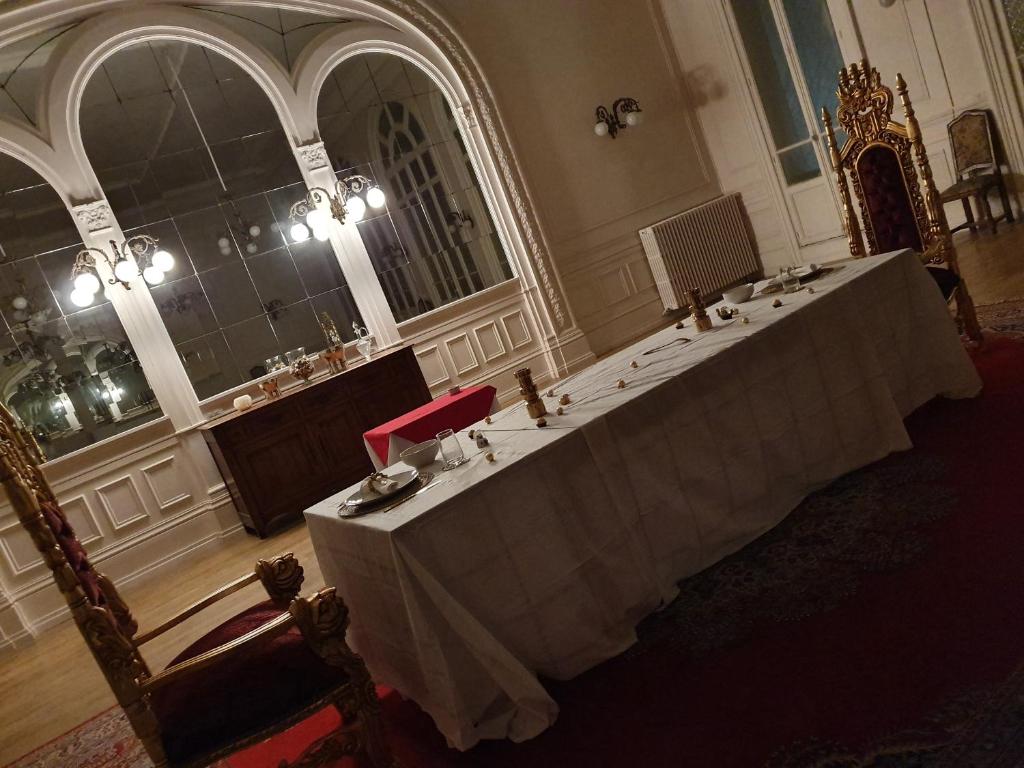 Salon Boyer - Thumbnail image