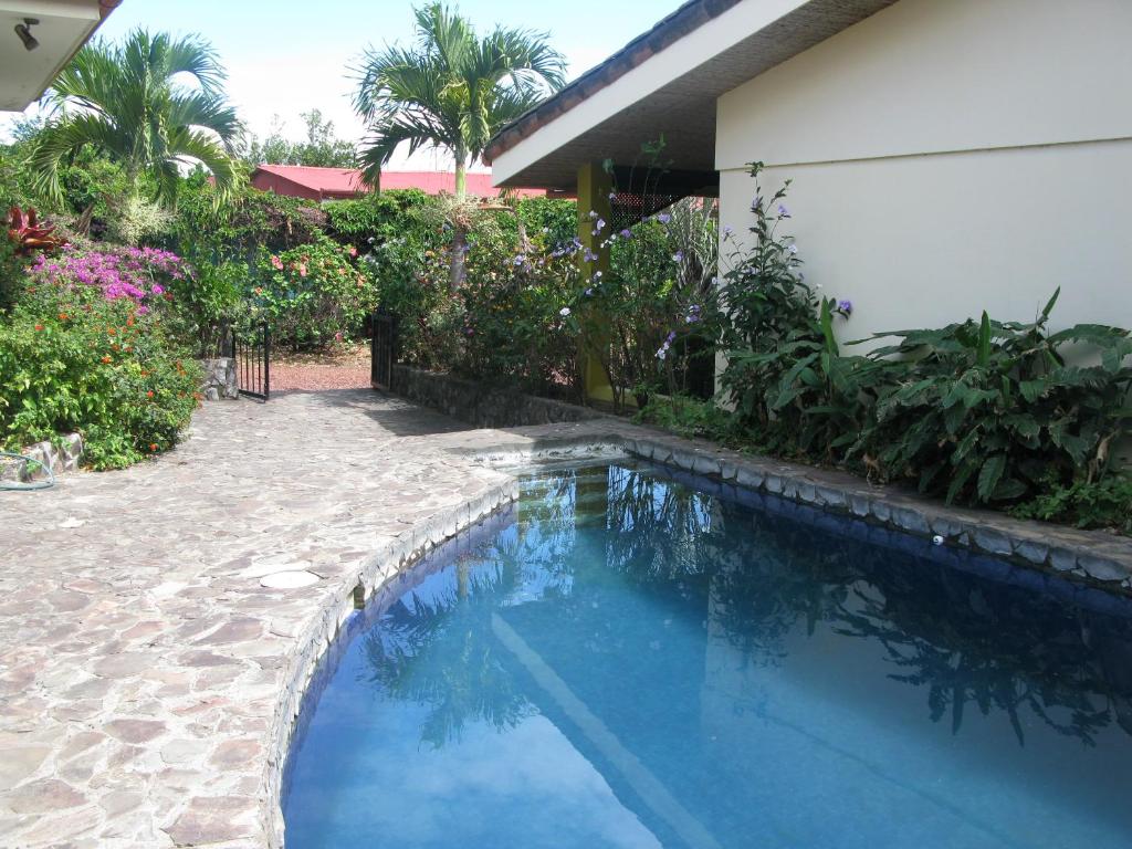 Dos Palmas Studio Apartments photo 2