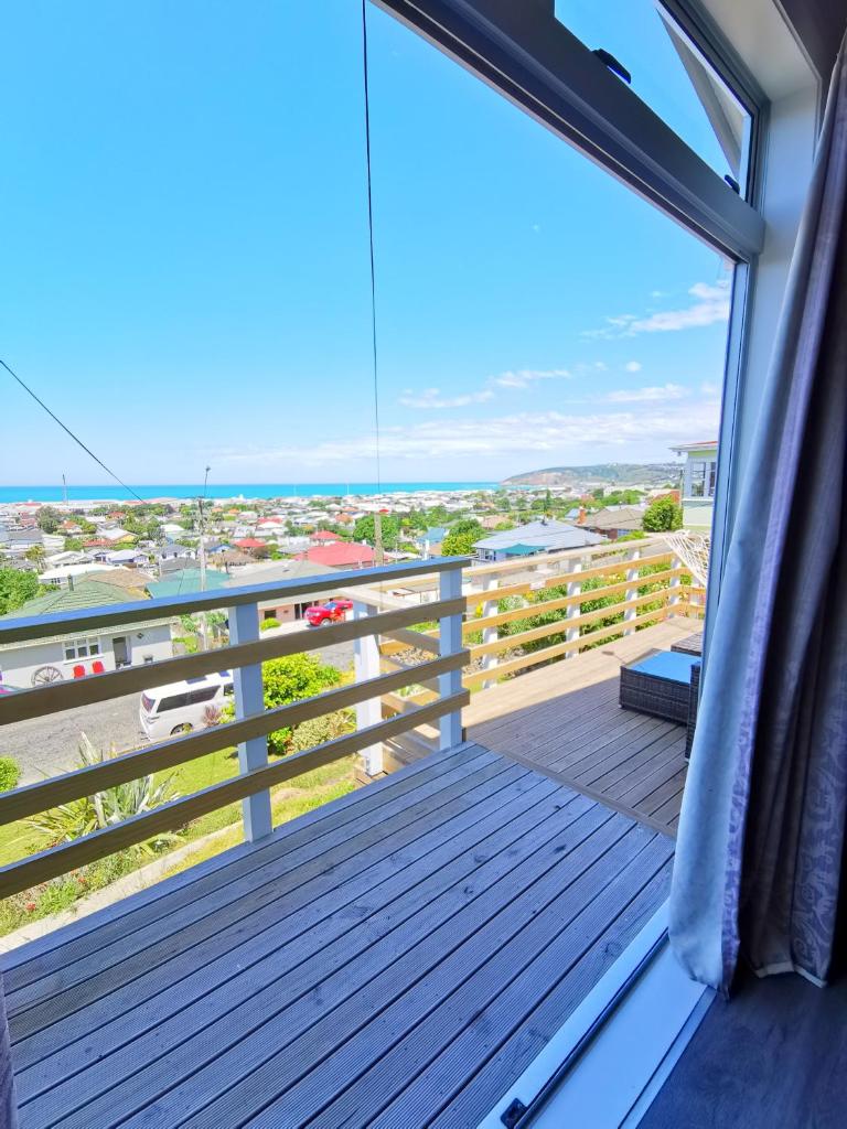 180 degrees sea view 180度全海景房 photo 1