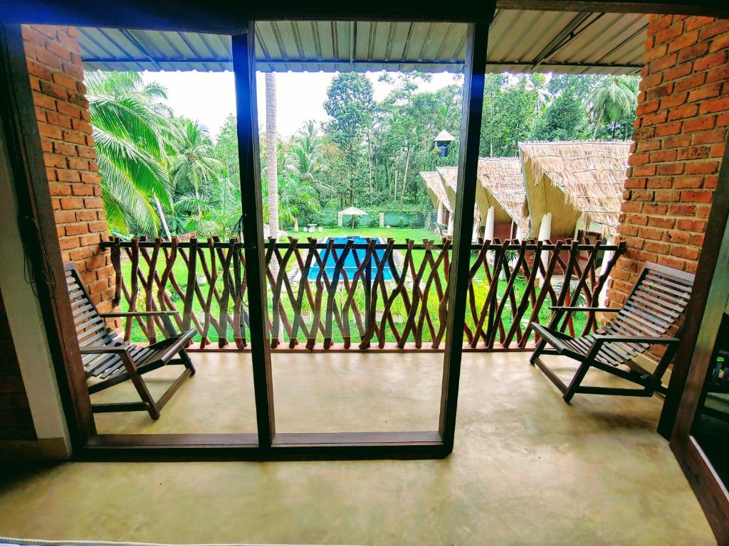 Airport Resort photo 3