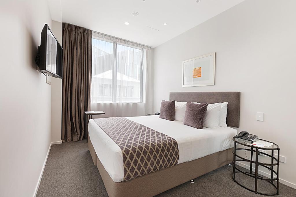 Ramada Suites Victoria Street West photo 3