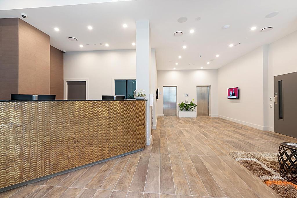 Ramada Suites Victoria Street West photo 4