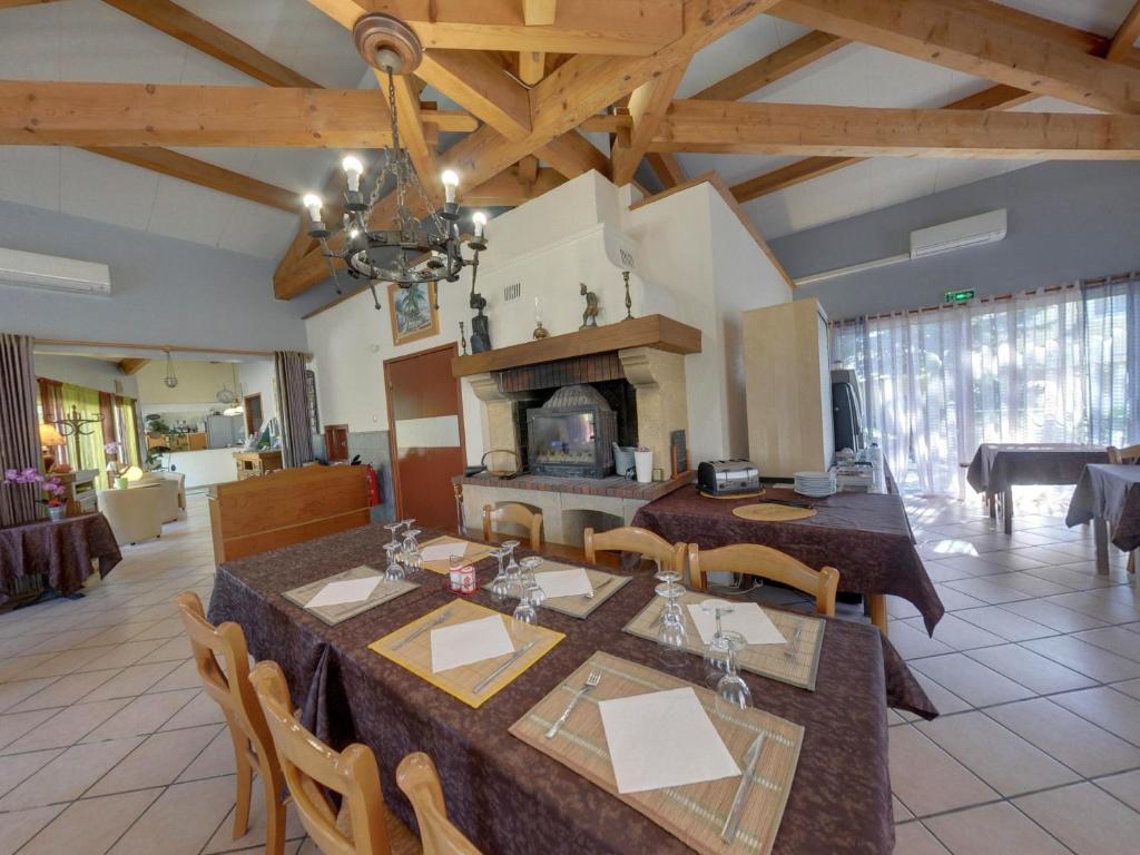 Logis Hotel Le Vieux Moulin photo 4