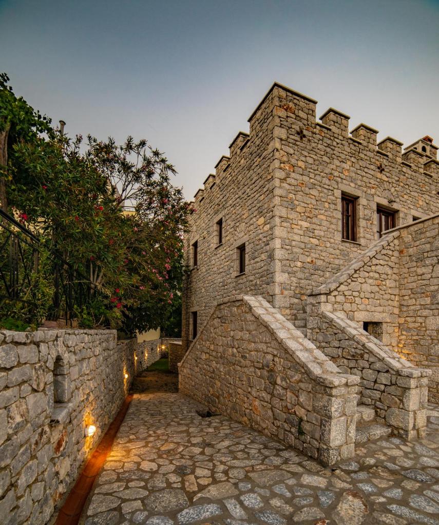 Cassiopeia's Castle photo 1