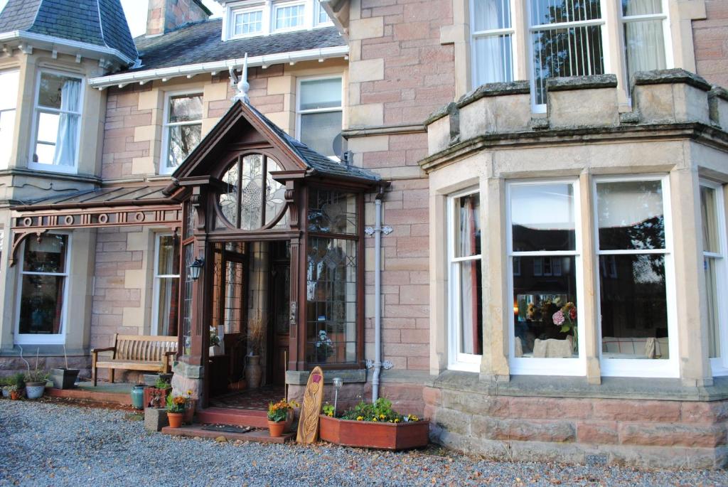 Chrialdon House
