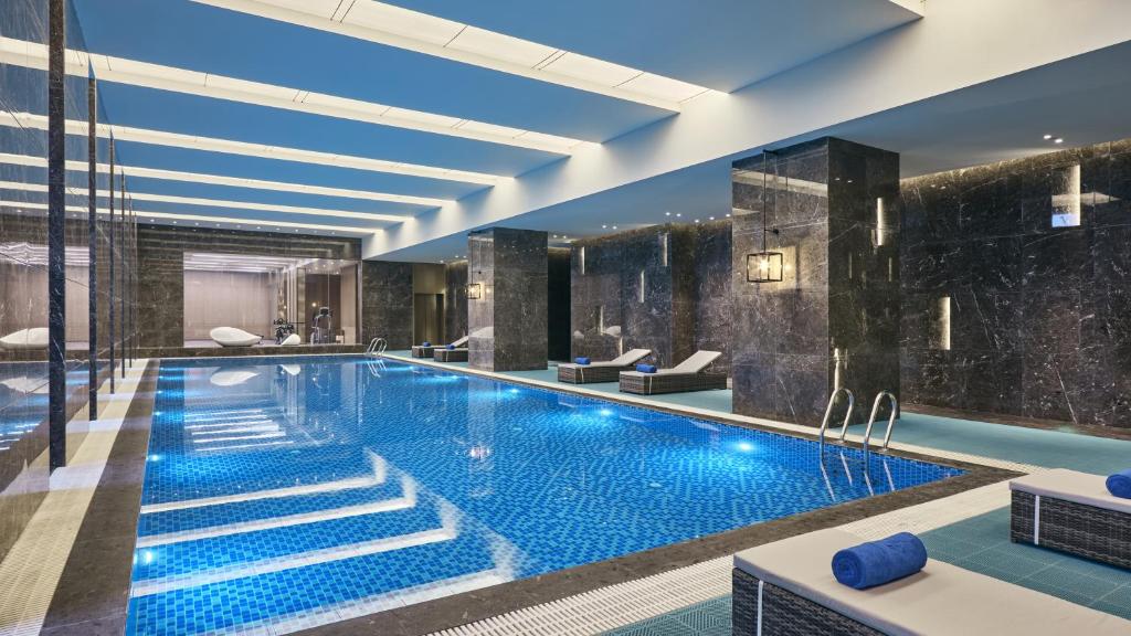 Crowne Plaza WUHAN DEVELOPMENT ZONE - Tap to explore photos