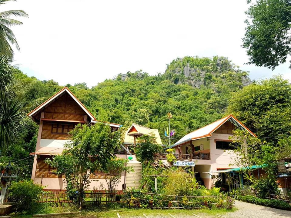 Yayee Homestay photo 1