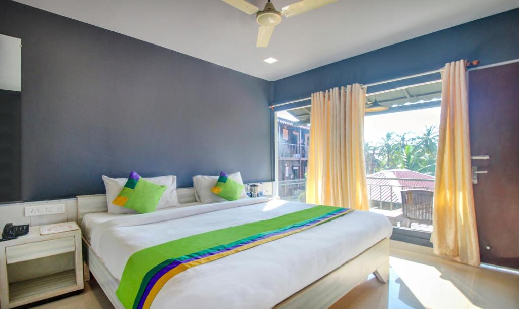 Двухместный (Двухместный номер Делюкс с 1 кроватью), FabHotel Ashwem Beach Resort