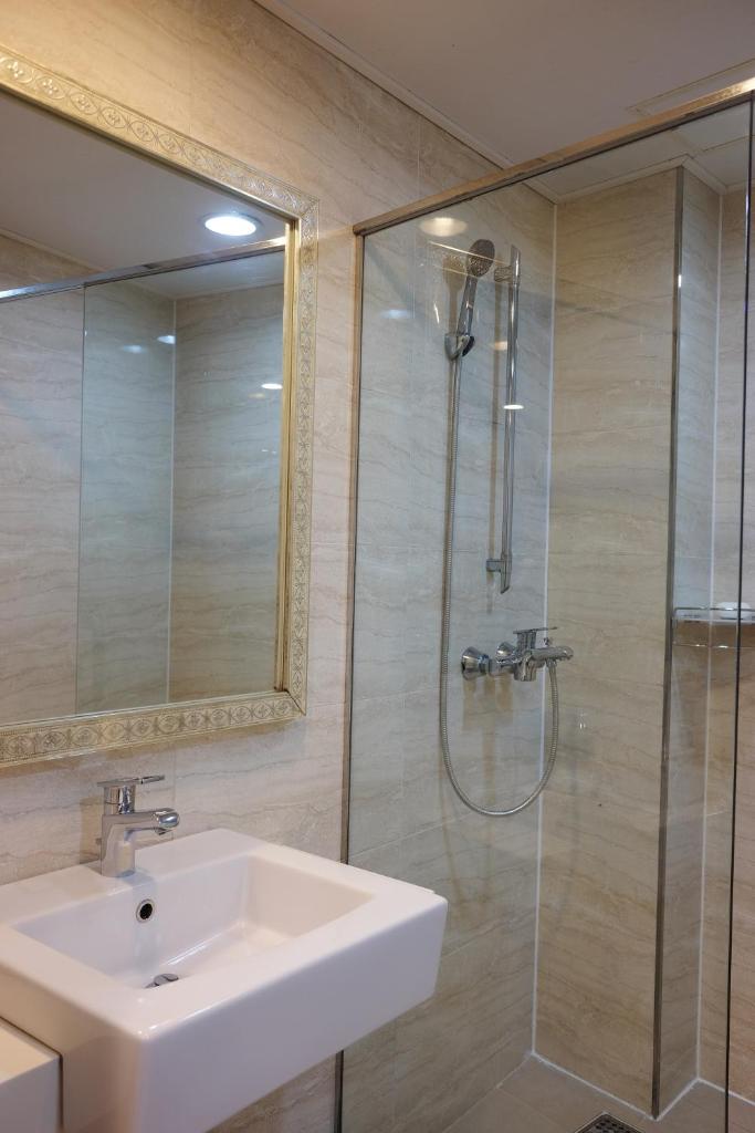 Семейный (Cемейный номер с собственной ванной комнатой), Soo Song Guest House