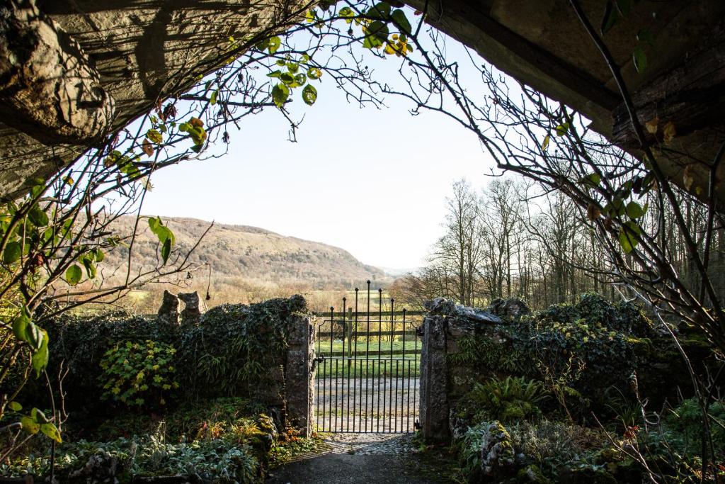 Witherslack Hall Farmhouse - Tap to explore photos