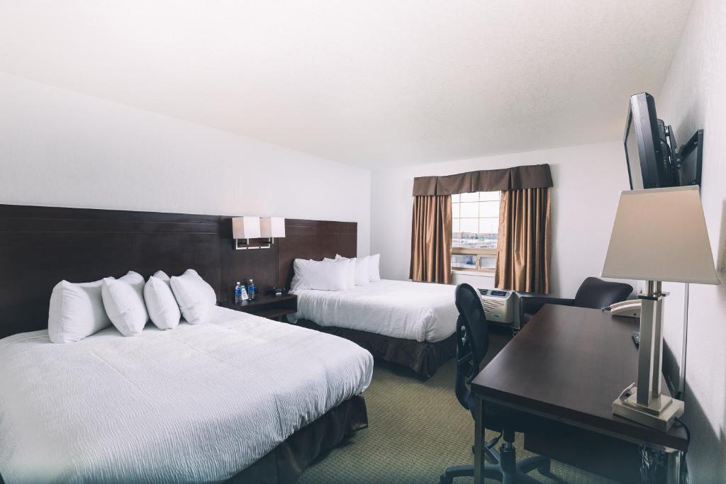 Service Plus Inns and Suites photo 3