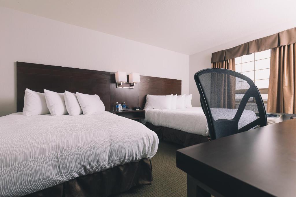 Service Plus Inns and Suites photo 2