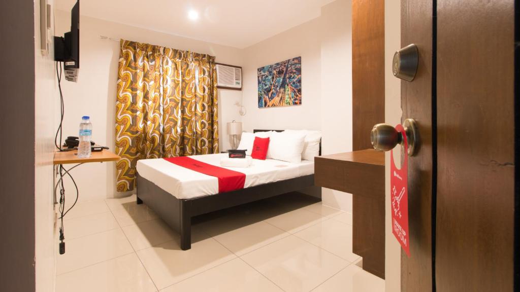 RedDoorz Plus @ Diola Villamonte Bacolod