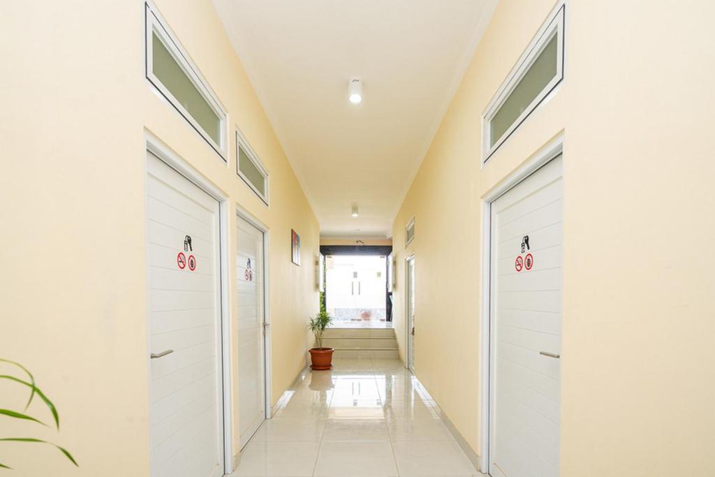 RedDoorz Syariah near Exit Toll Ciawi photo 3