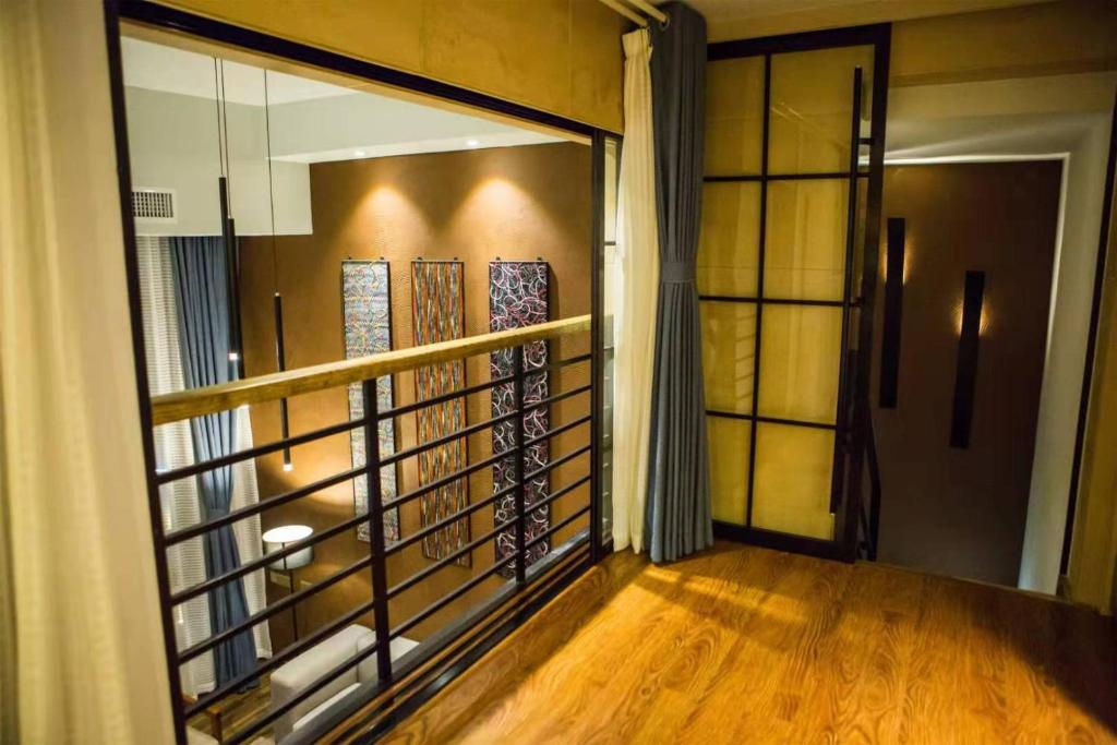 Апартаменты (Modern Style - Duplex Queen Bed Apartment), VIZ Apartment