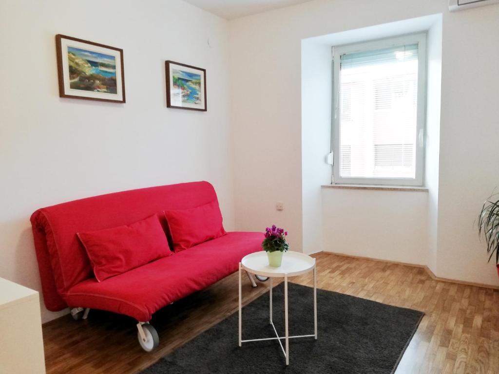 City center apartment photo 4