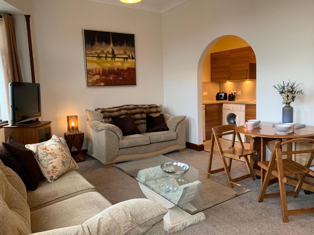 Hayfield Apartment photo 1