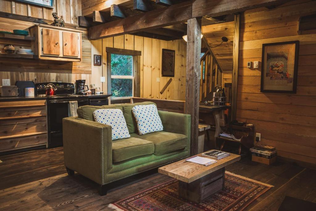 Logden Lodge photo 2