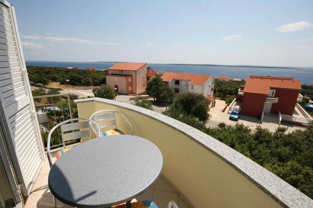 Апартаменты (Апартаменты с 2 спальнями, балконом и видом на море), Apartment Mandre 6415a