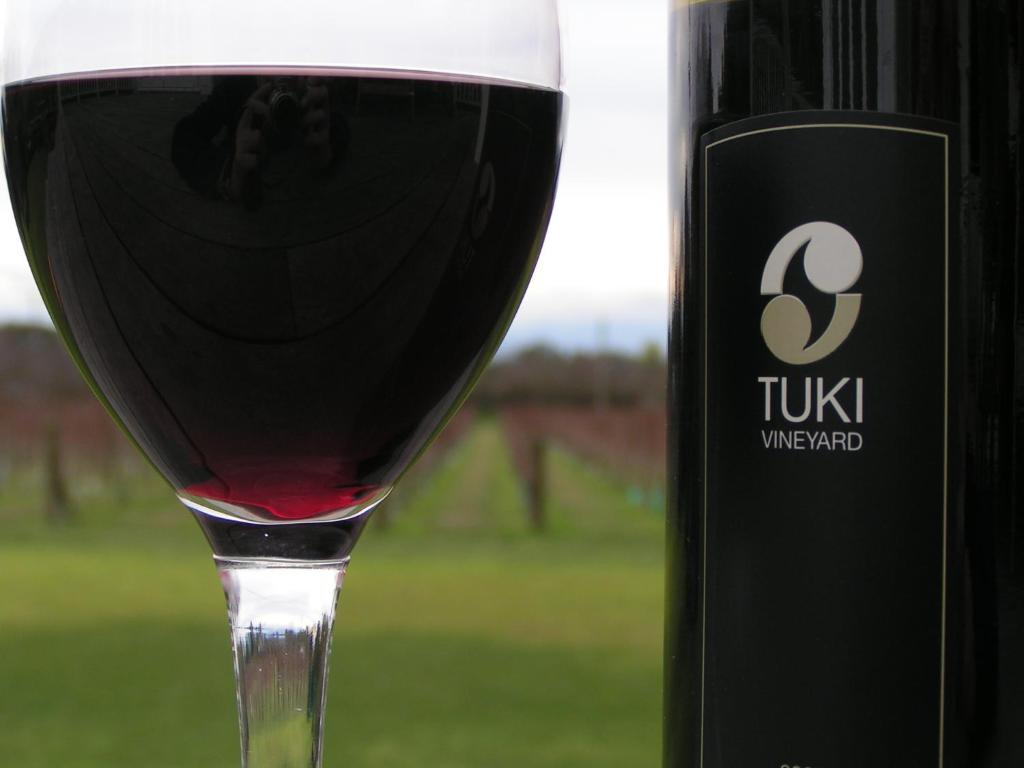 Tuki Vineyard Cottage photo 1