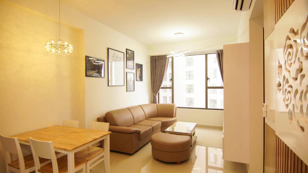BIG APARTMENT FOR BIG GROUP NEAR BEN THANH MARKET