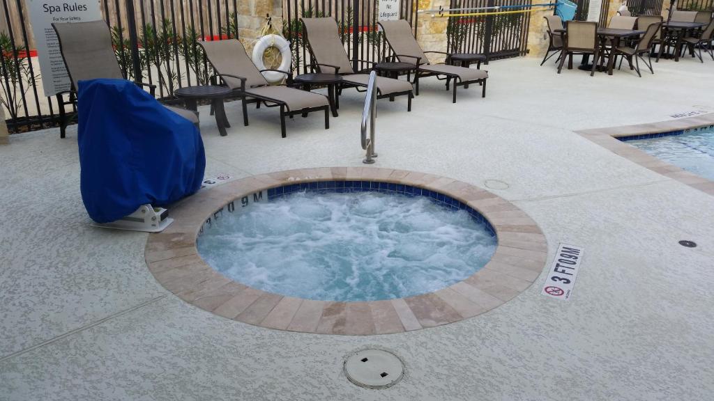 Holiday Inn Express and Suites Atascocita - Humble - Kingwood, an IHG Hotel photo 2