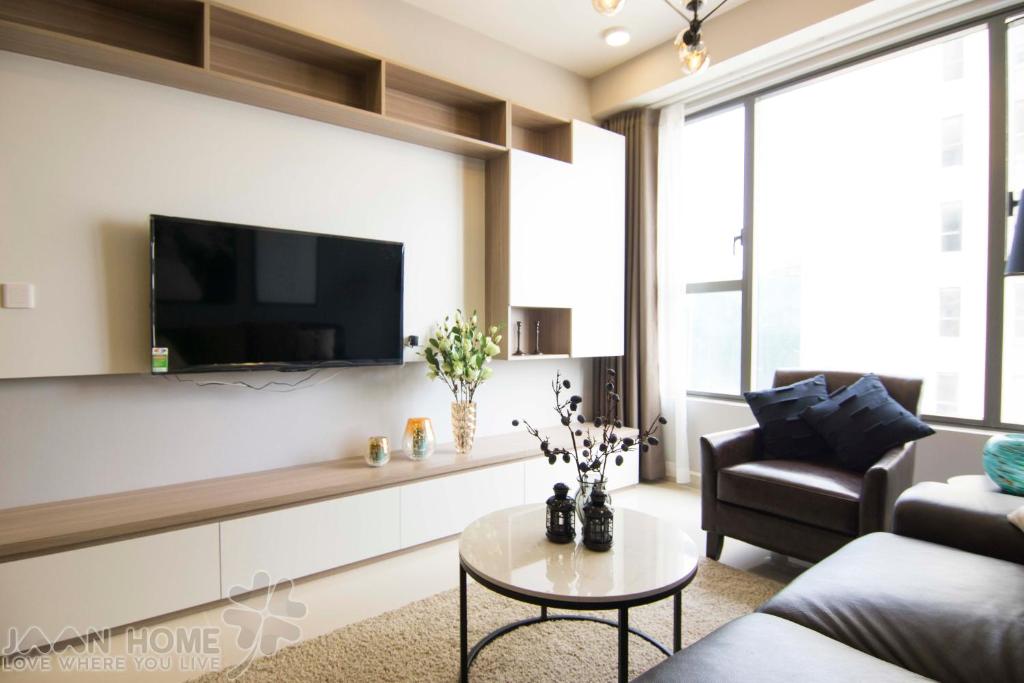 BIG APARTMENT FOR BIG GROUP NEAR BEN THANH MARKET