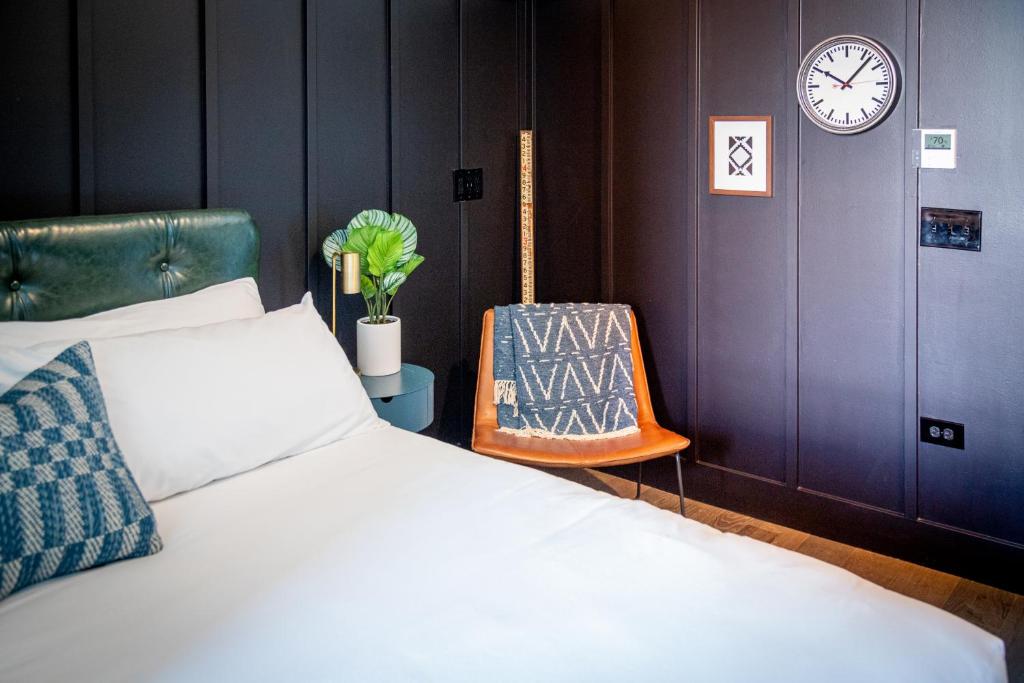 Двухместный (Номер Делюкс с кроватью размера «king-size»), The Chicago Hotel Collection River North Mag Mile