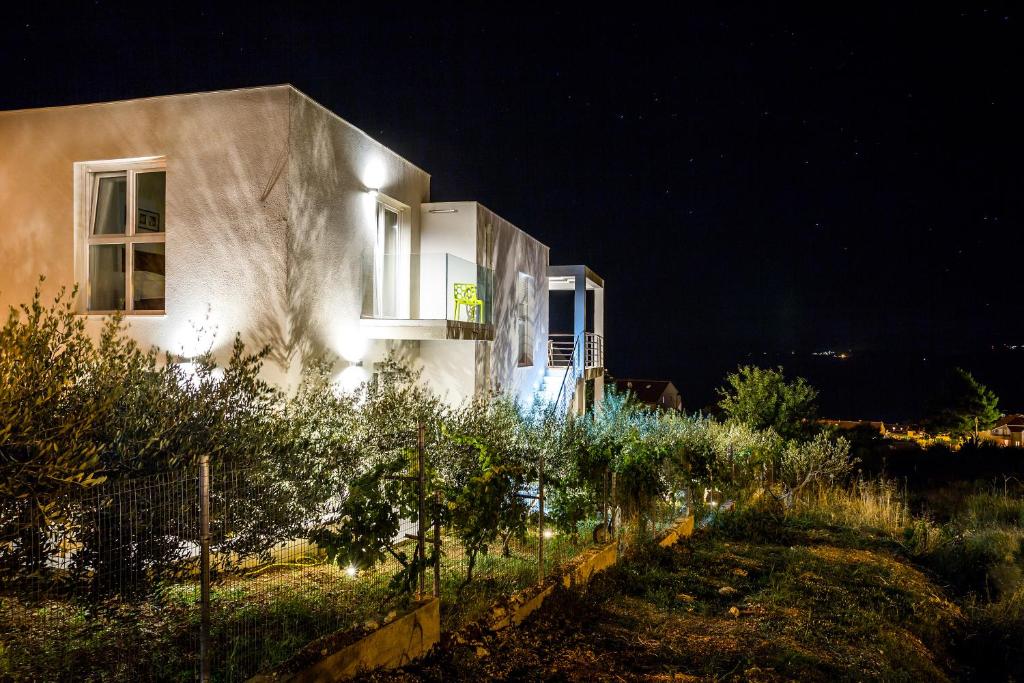 Villa Blanka Bol save 15 percent on Split-villas com photo 2