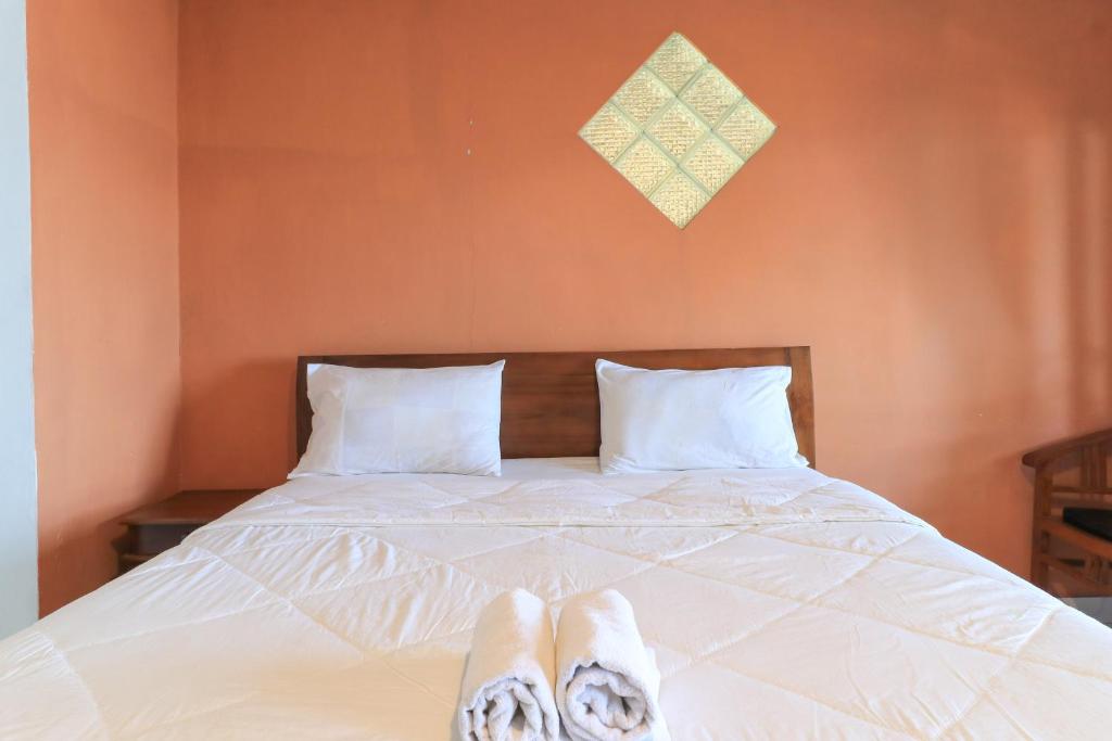 Hotel Tara Bar & Resto Air Sanih photo 2