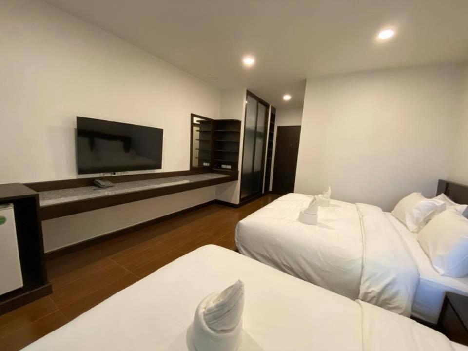 Lala Residence Room Type - Triple Room with Balcony